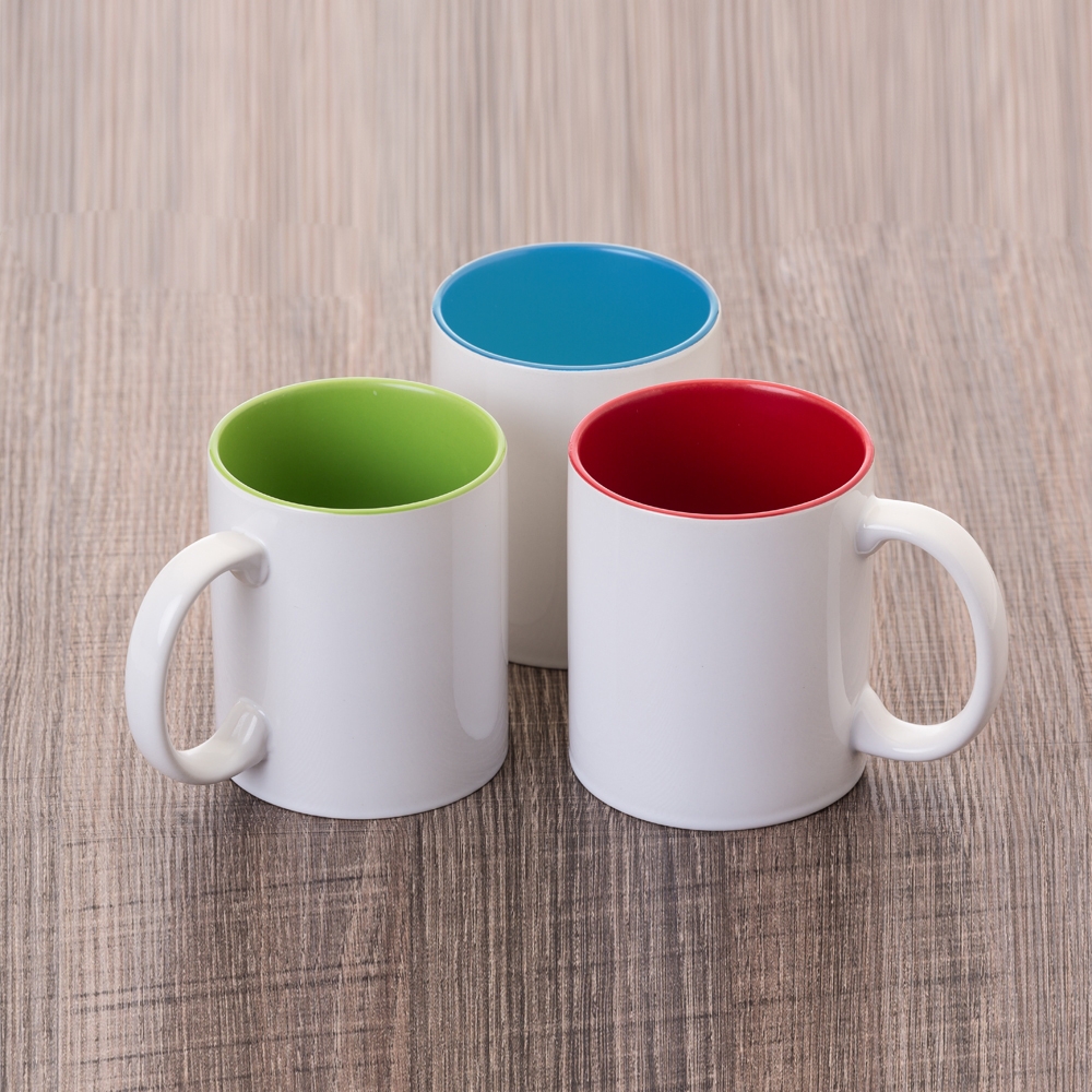 Caneca de Cerâmica Branca Com Parte Interna Colorida